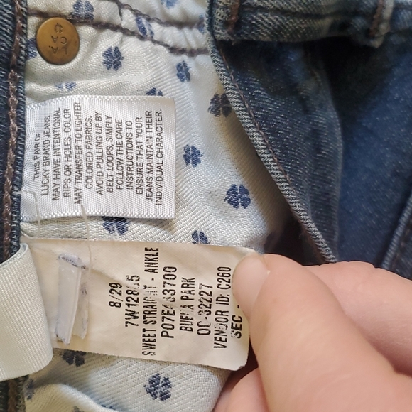 Lucky Brand Sweet Straight Jeans in Buena Park Wash. - Picture 12 of 16